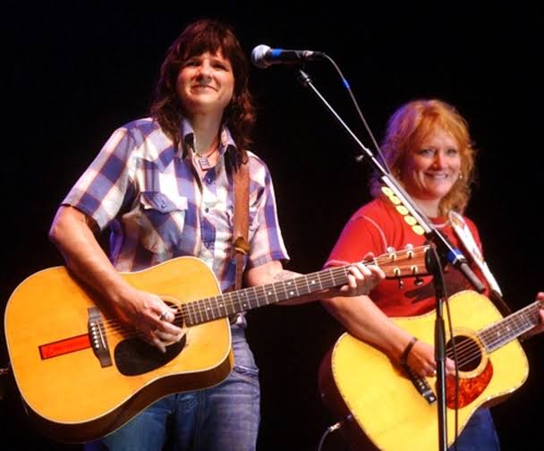 Indigo Girls live performance
